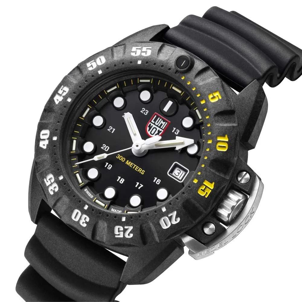 Luminox Scott Cassell Deep Dive Carbon 1555 Watch 7 Luminox Scott Cassell Deep Dive Carbon 1555 Watch - Image 5