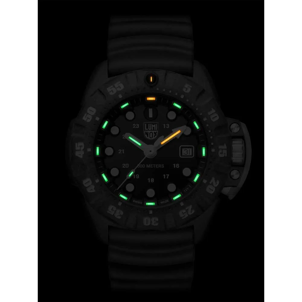 Luminox Scott Cassell Deep Dive Carbon 1555 Watch 8 Luminox Scott Cassell Deep Dive Carbon 1555 Watch - Image 6